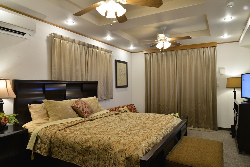 Maeda Biru House Vila Onna Exterior foto