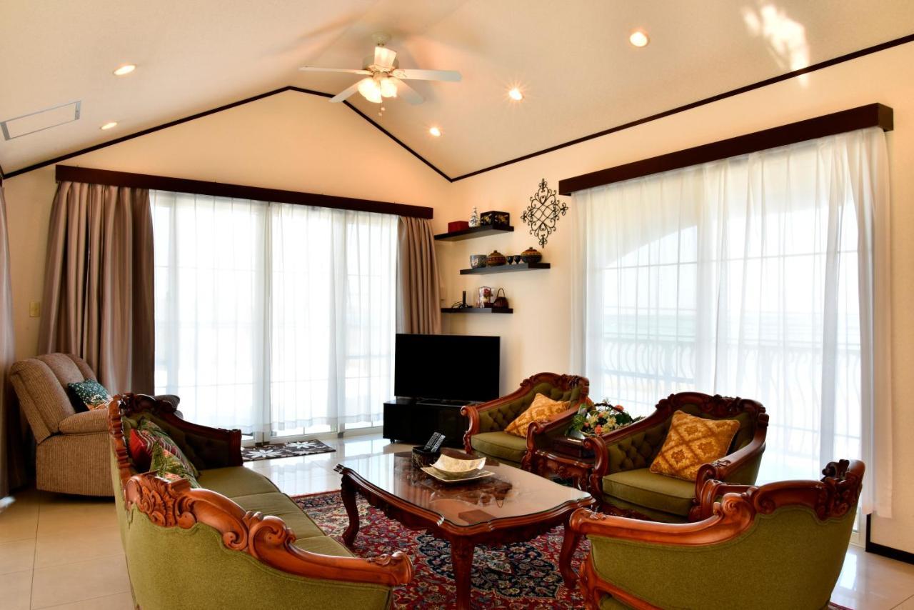 Maeda Biru House Vila Onna Exterior foto