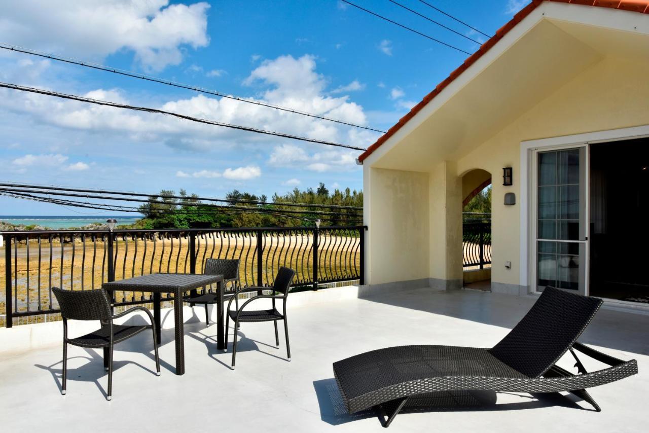 Maeda Biru House Vila Onna Exterior foto