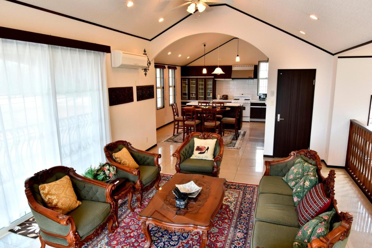 Maeda Biru House Vila Onna Exterior foto